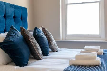 Central, Stunning 2 Bed Apartment With Parking! Cambridge  Extérieur photo