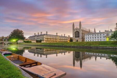 Central, Stunning 2 Bed Apartment With Parking! Cambridge  Extérieur photo