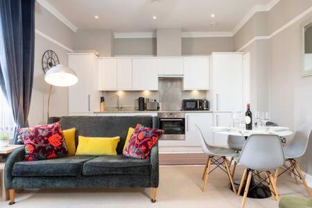 Central, Stunning 2 Bed Apartment With Parking! Cambridge  Extérieur photo